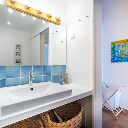 House Balaia, Appartement *